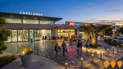 AI impression: Lakelands Shopping Centre (Lakelands Town Centre), Retail